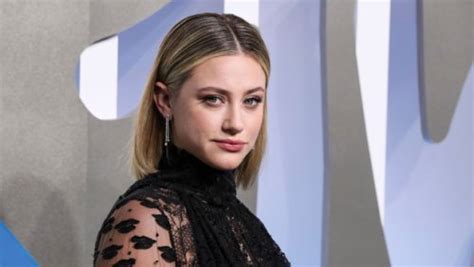 lili reinhart desnuda|Lili Reinhart shares topless snap and other pictures from Italian ...